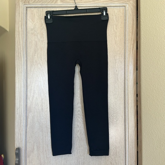 Spanx Black Quarter Leggings - Picture 3 of 4